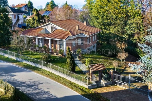 casa indipendente in vendita a Ferrere