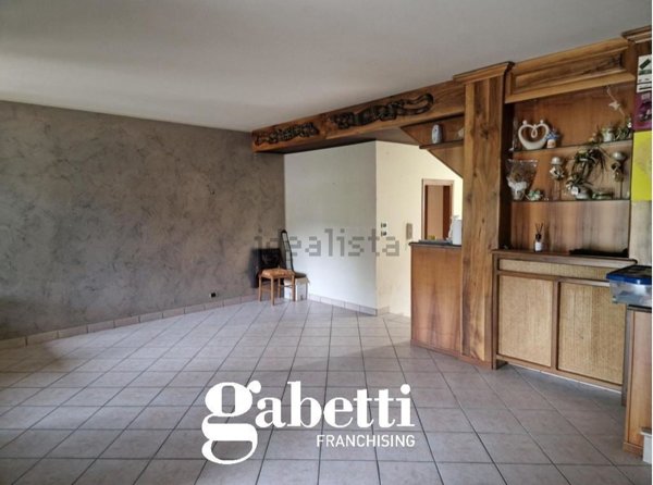 pentavano in vendita a Ferrere