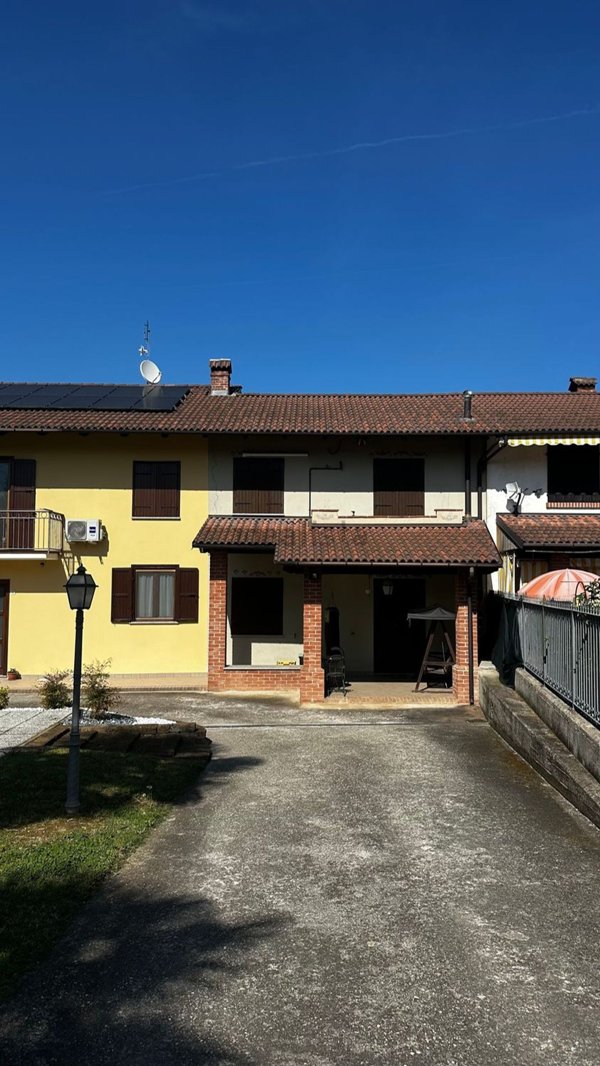casa indipendente in vendita a Ferrere