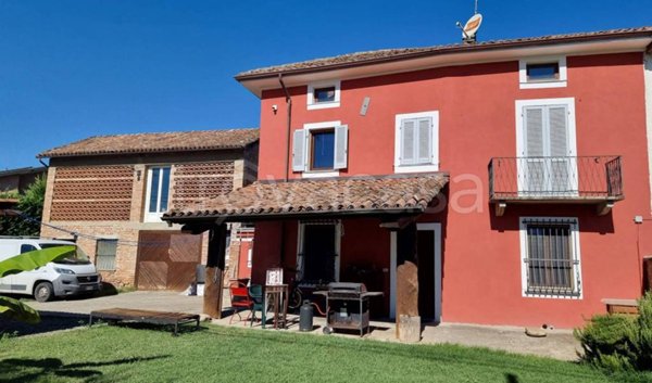 casa indipendente in vendita a Fontanile