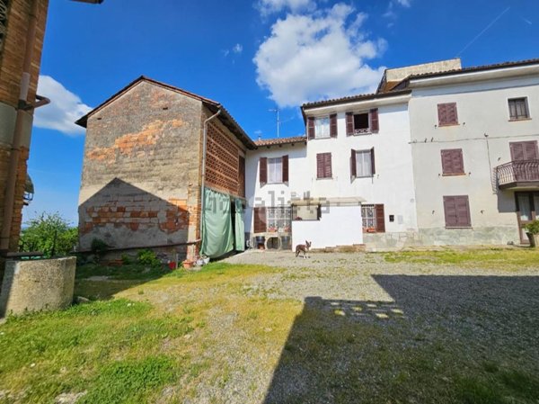 casa indipendente in vendita a Fontanile