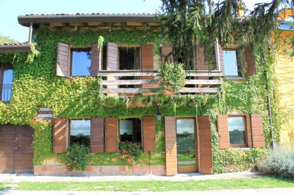 casa indipendente in vendita a Fontanile