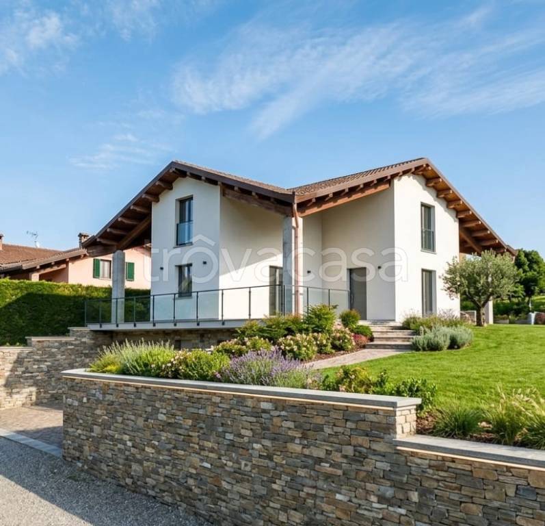 casa indipendente in vendita a Fontanile