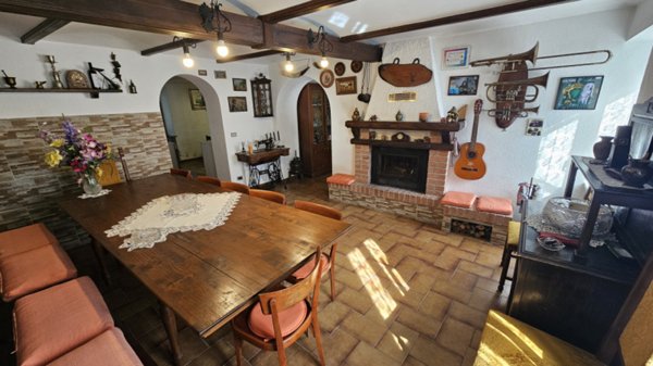 casa indipendente in vendita a Frinco in zona Bricco Rampone