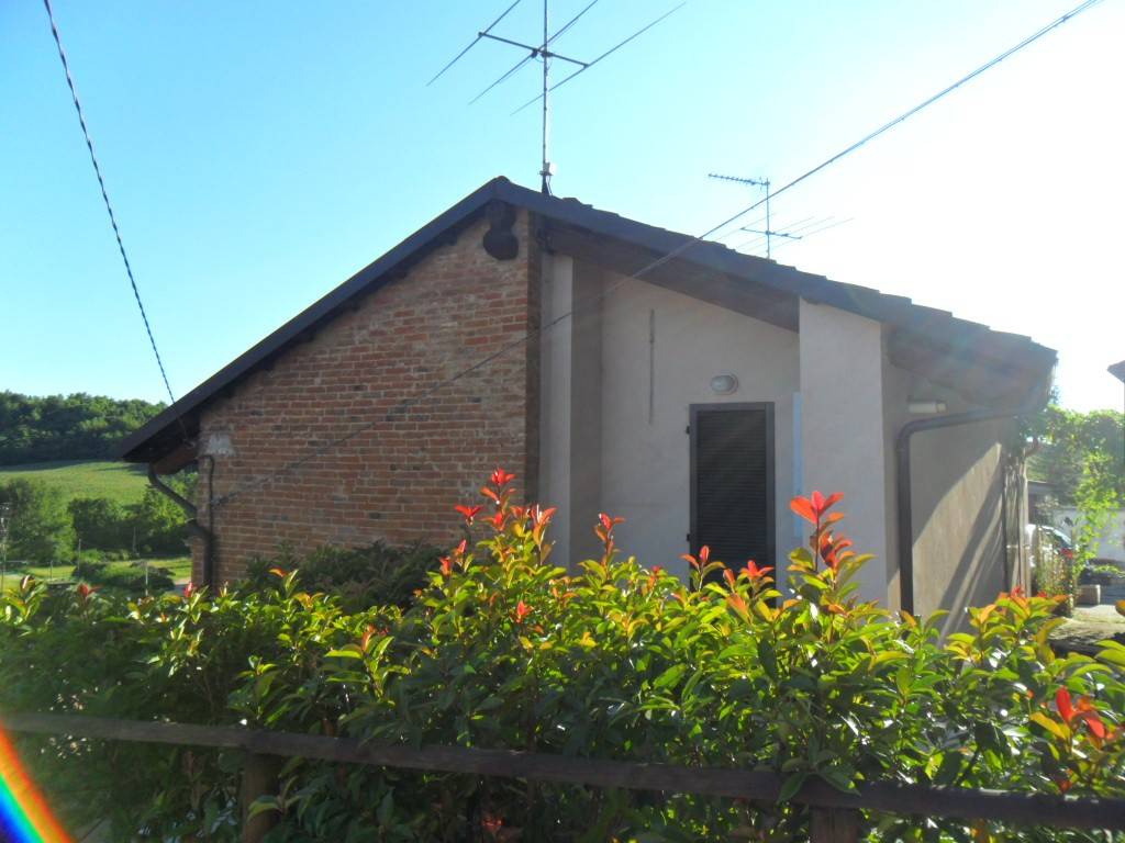 casa indipendente in vendita a Frinco in zona Bricco Rampone