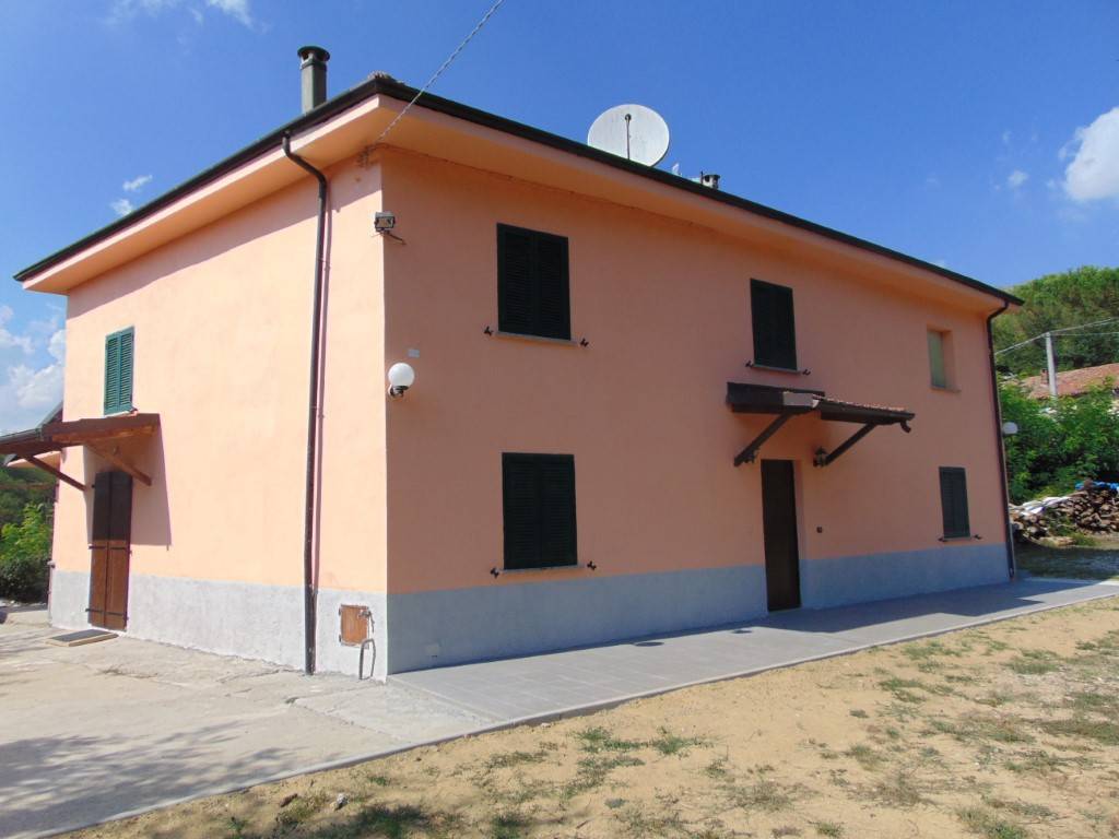 casa indipendente in vendita ad Incisa Scapaccino
