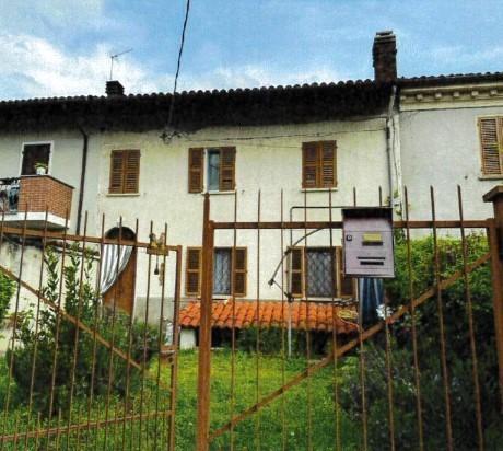 locale di sgombero in vendita ad Incisa Scapaccino