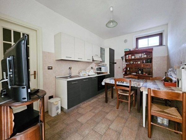 casa indipendente in vendita ad Incisa Scapaccino