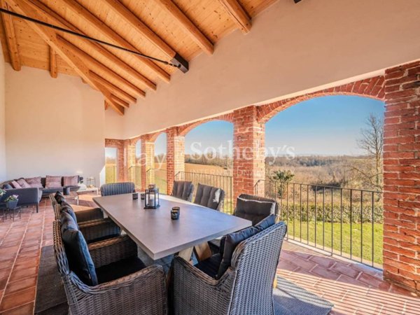 casa indipendente in vendita ad Incisa Scapaccino
