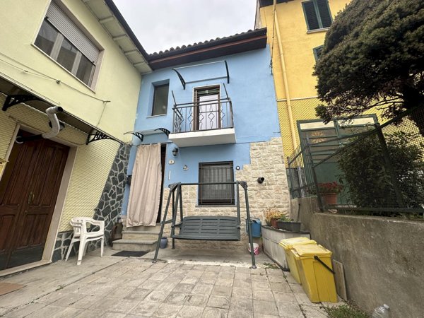 casa indipendente in vendita ad Incisa Scapaccino