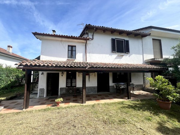 casa indipendente in vendita ad Incisa Scapaccino