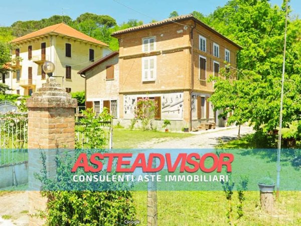 casa indipendente in vendita ad Incisa Scapaccino