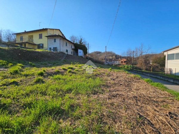 casa indipendente in vendita ad Incisa Scapaccino