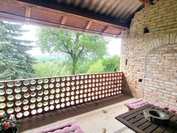 casa indipendente in vendita ad Incisa Scapaccino