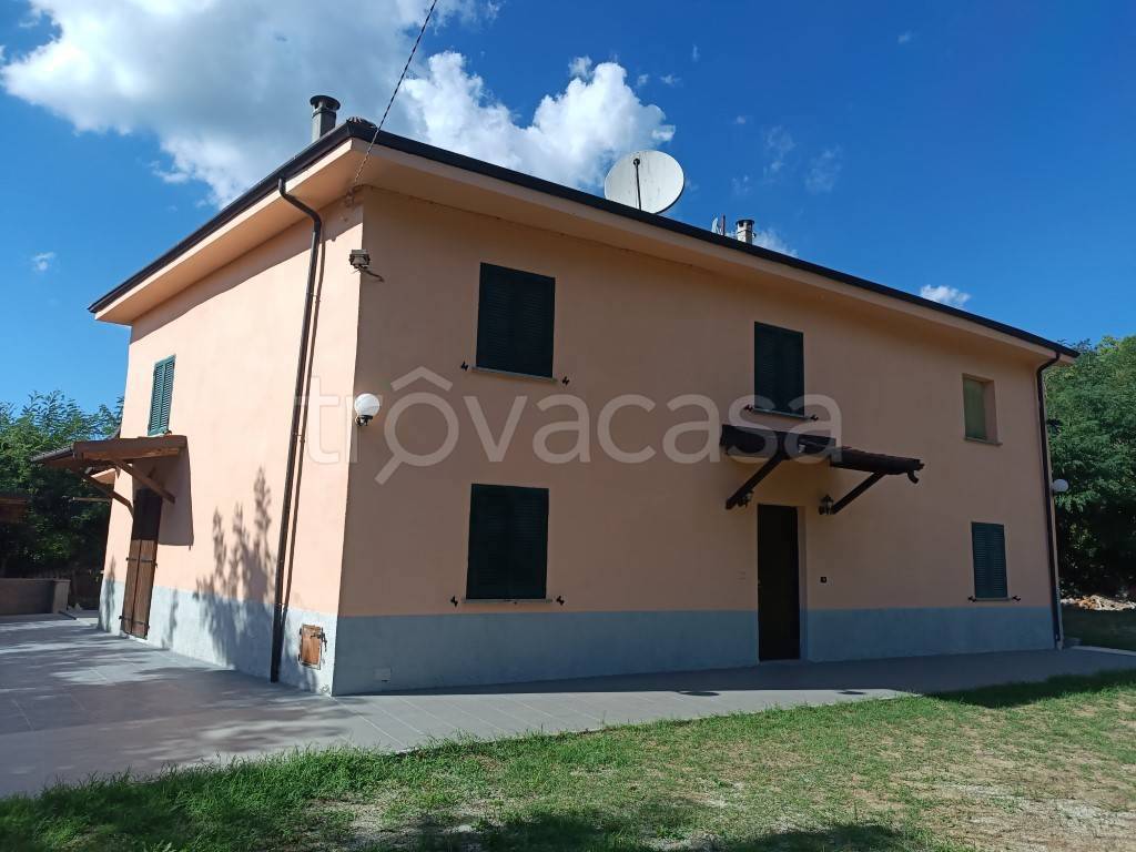 casa indipendente in vendita ad Incisa Scapaccino