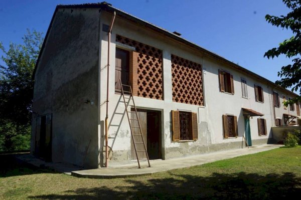 casa indipendente in vendita ad Incisa Scapaccino