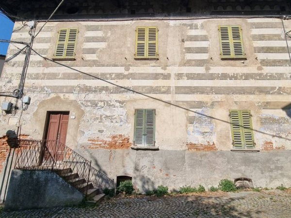 casa indipendente in vendita ad Incisa Scapaccino