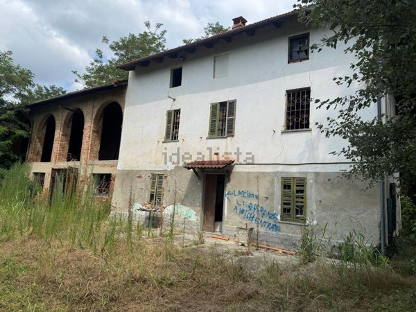 casa indipendente in vendita ad Incisa Scapaccino