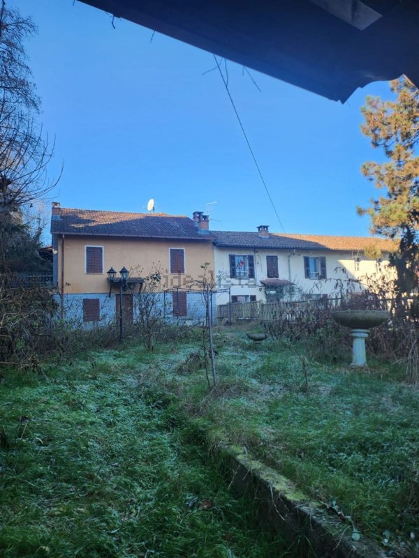 casa indipendente in vendita ad Incisa Scapaccino