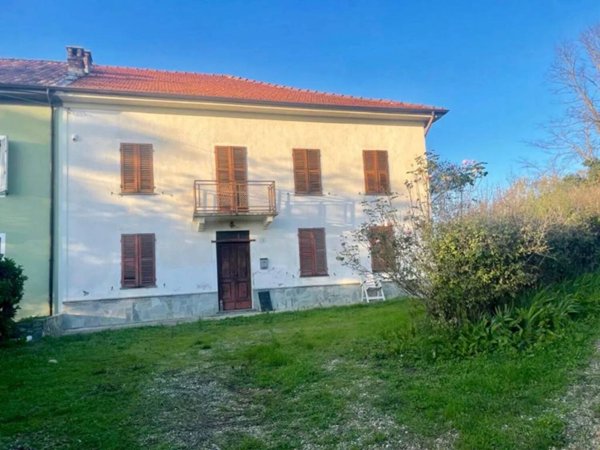 casa indipendente in vendita ad Incisa Scapaccino