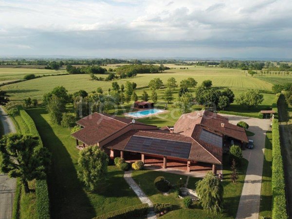 casa indipendente in vendita ad Incisa Scapaccino