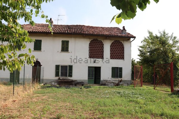 casa indipendente in vendita ad Incisa Scapaccino
