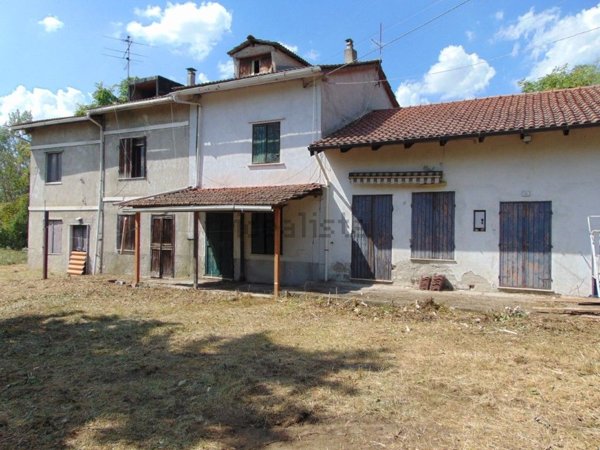 casa semindipendente in vendita ad Incisa Scapaccino