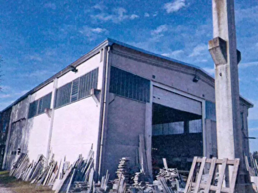 locale di sgombero in vendita ad Incisa Scapaccino