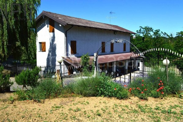 casa indipendente in vendita ad Incisa Scapaccino