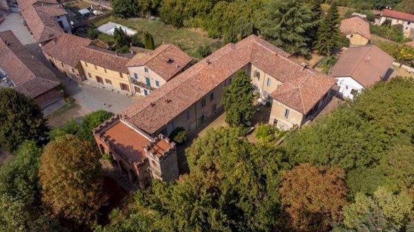 villa in vendita ad Incisa Scapaccino in zona Poggio