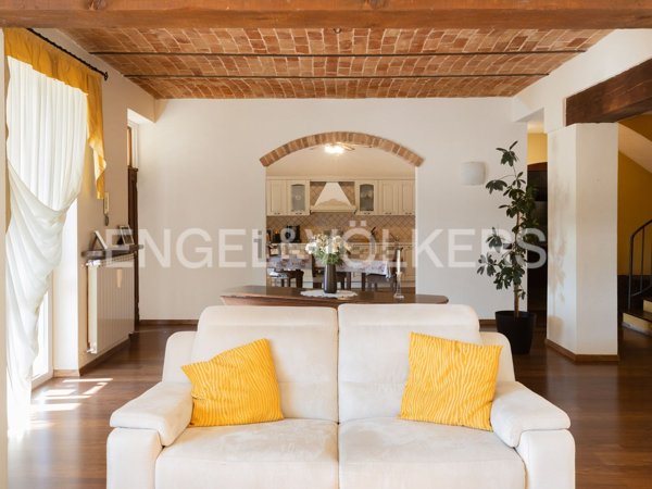 casa indipendente in vendita ad Incisa Scapaccino