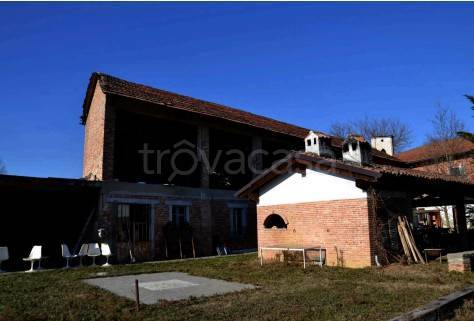 casa indipendente in vendita ad Incisa Scapaccino