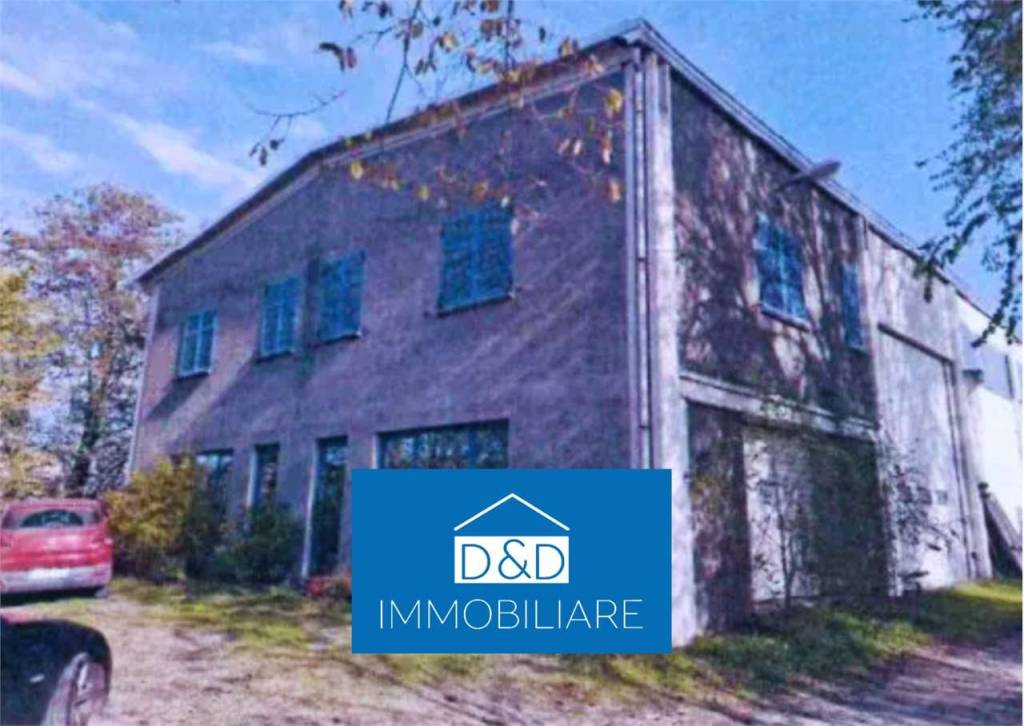 locale commerciale in vendita ad Incisa Scapaccino