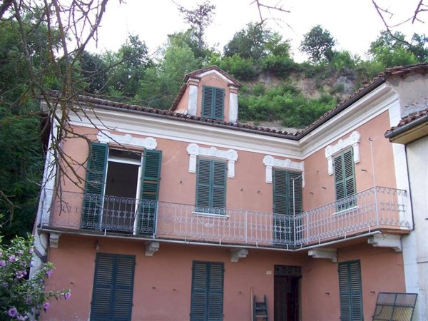 casa indipendente in vendita ad Incisa Scapaccino