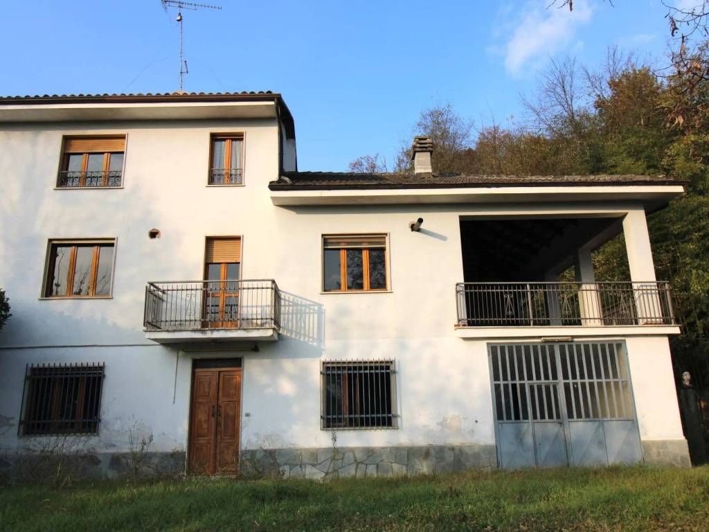 casa indipendente in vendita ad Incisa Scapaccino