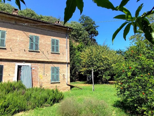 casa indipendente in vendita ad Incisa Scapaccino