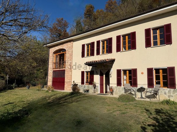 casa indipendente in vendita ad Incisa Scapaccino