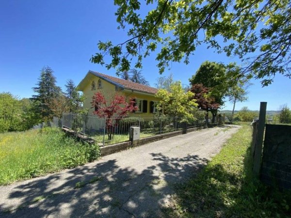casa indipendente in vendita ad Incisa Scapaccino