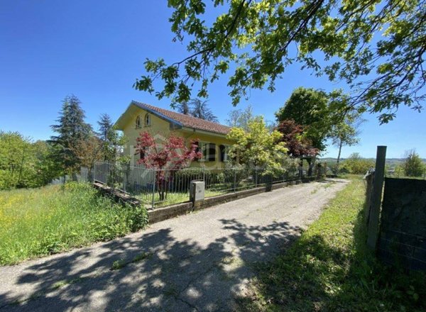 casa indipendente in vendita ad Incisa Scapaccino