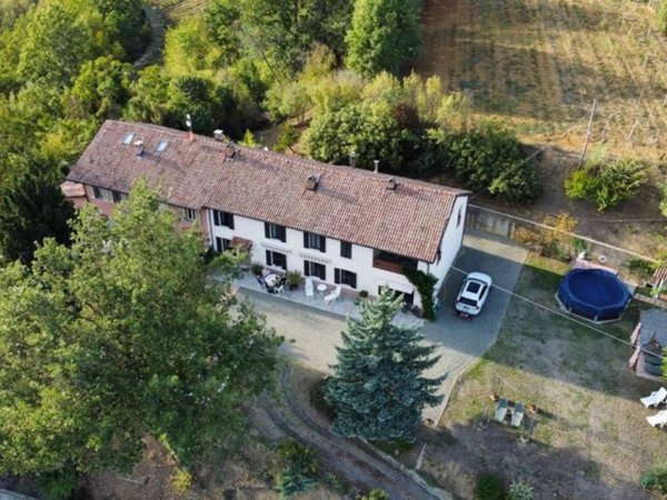 casa indipendente in vendita ad Incisa Scapaccino