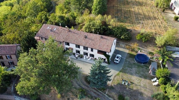 casa indipendente in vendita ad Incisa Scapaccino