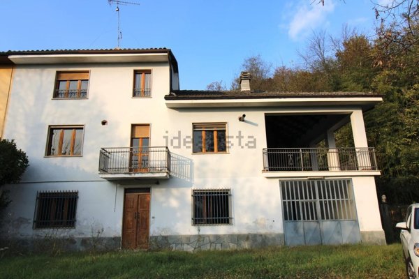 casa indipendente in vendita ad Incisa Scapaccino