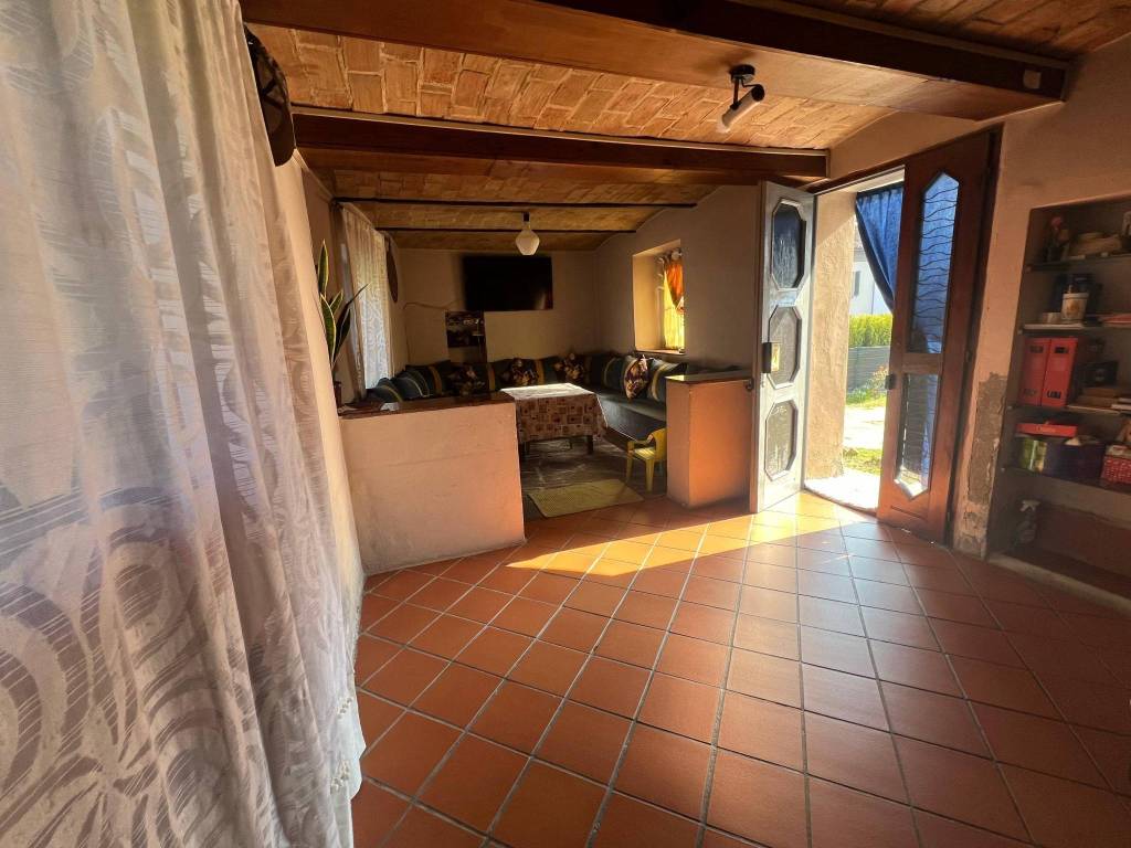 casa indipendente in vendita ad Incisa Scapaccino in zona Poggio