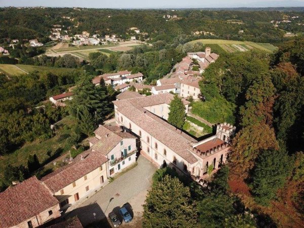 casa indipendente in vendita ad Incisa Scapaccino