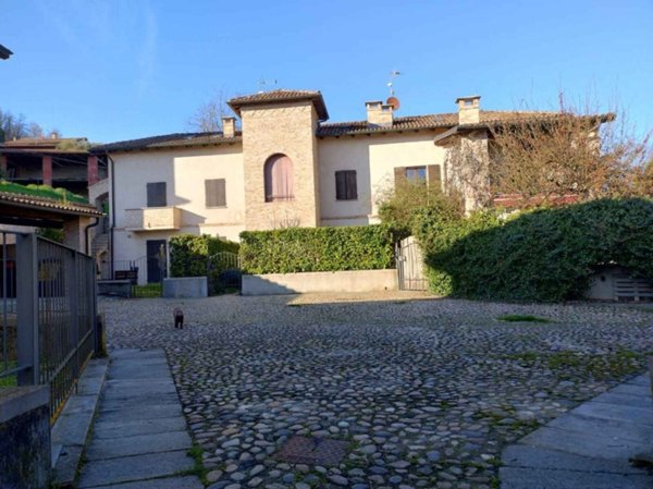 casa indipendente in vendita ad Incisa Scapaccino