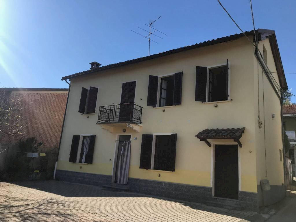 casa indipendente in vendita ad Incisa Scapaccino
