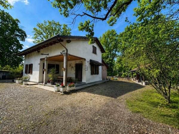 casa indipendente in vendita ad Incisa Scapaccino