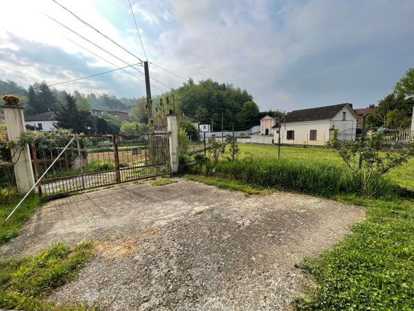 casa indipendente in vendita ad Incisa Scapaccino