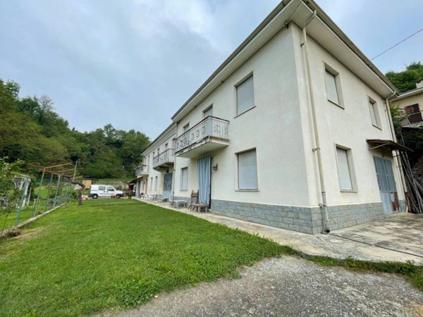 casa indipendente in vendita ad Incisa Scapaccino