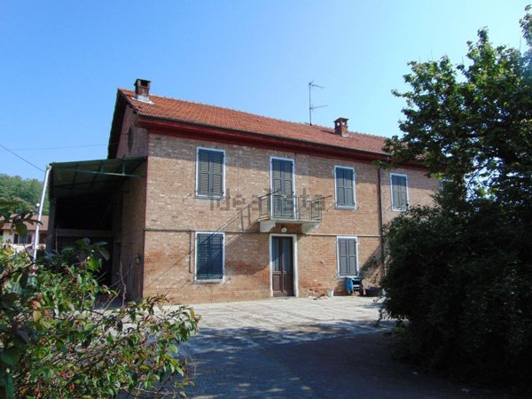 casa indipendente in vendita ad Incisa Scapaccino